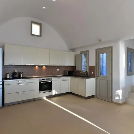 Acqua - Gorgeous Pool Villa, Stunning Sea Views, Helipad! *