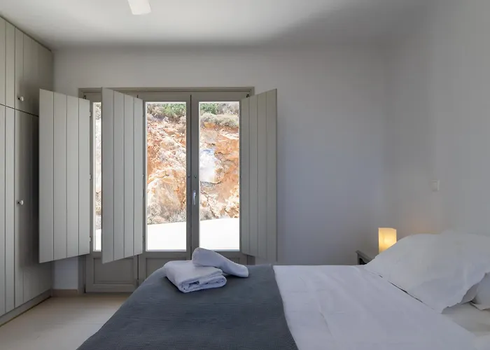 Acqua - Gorgeous Pool Villa, Stunning Sea Views, Helipad! *